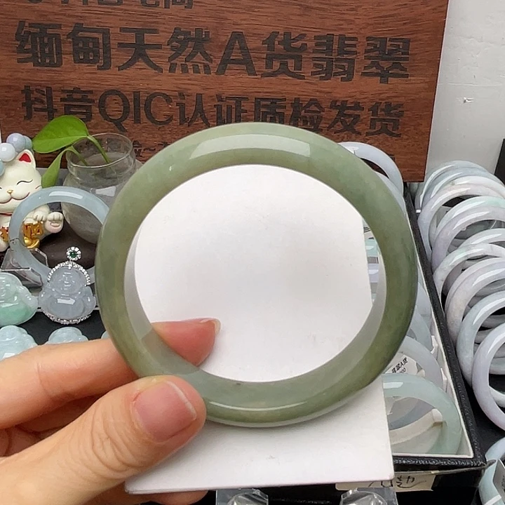 翡翠未镶嵌手镯57.8正圈