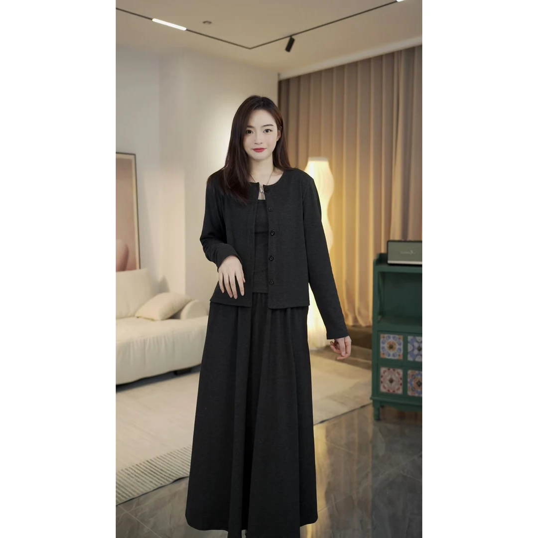 2025早春穿搭套装裙女高级感韩系气质时气针织开衫吊带半裙三件套