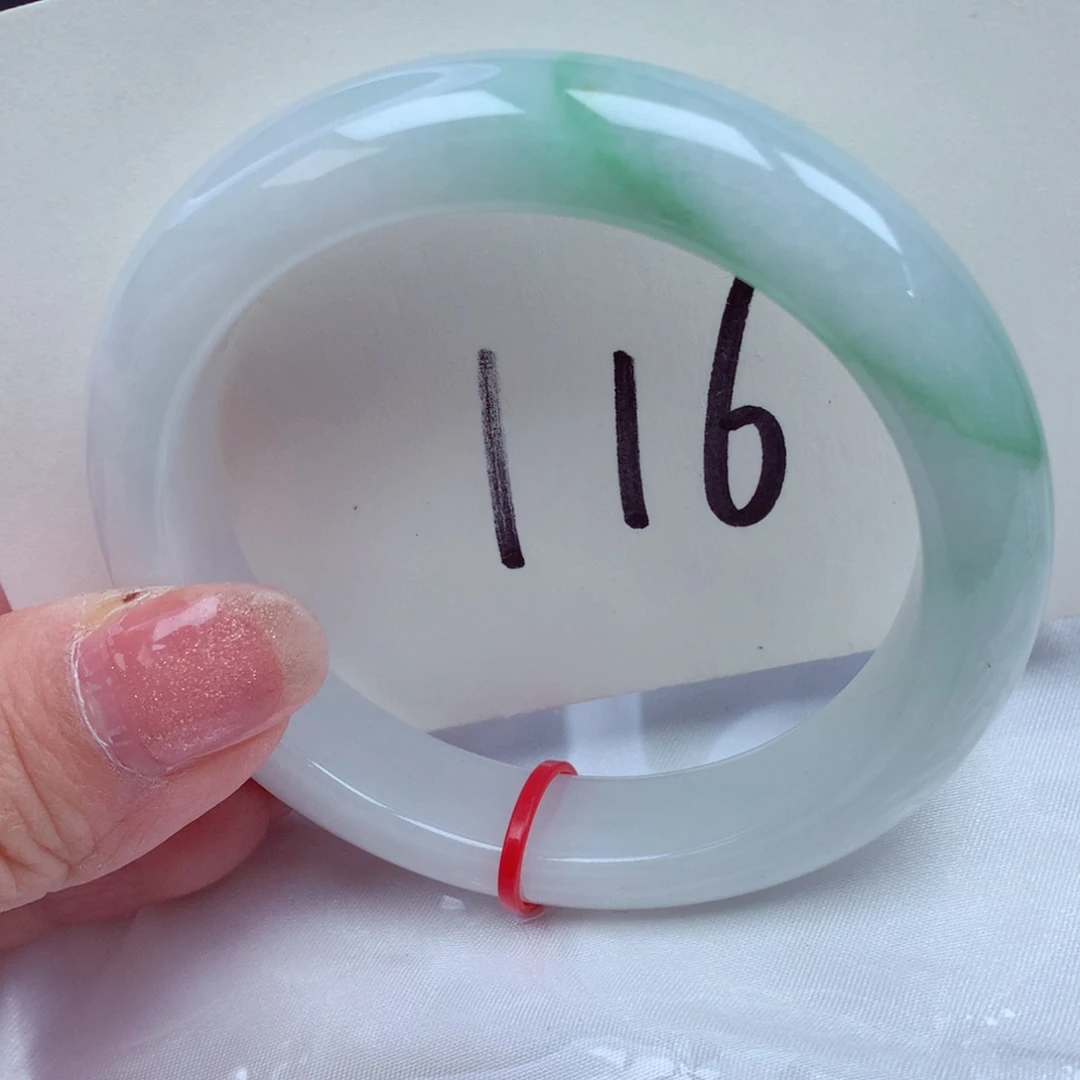 翡翠手镯未镶嵌翡翠