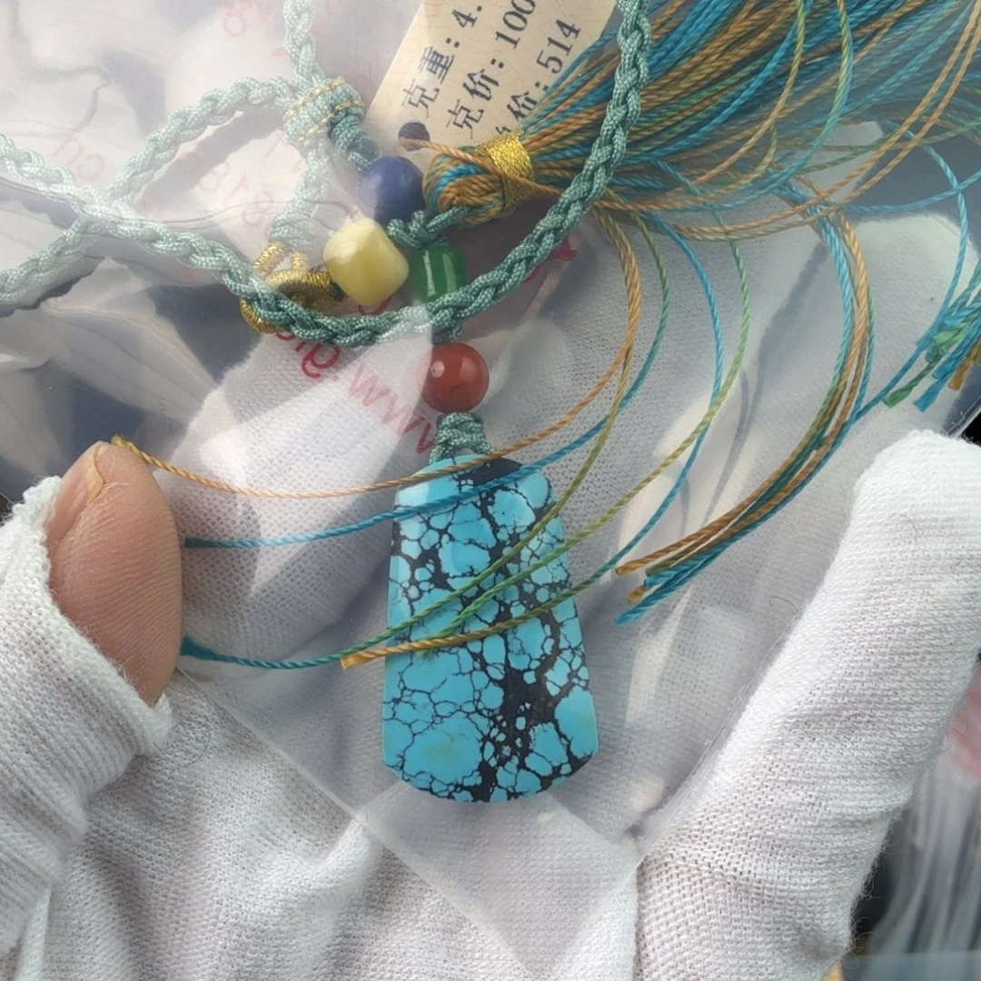 ****头绿松石未镶嵌珠宝奇石