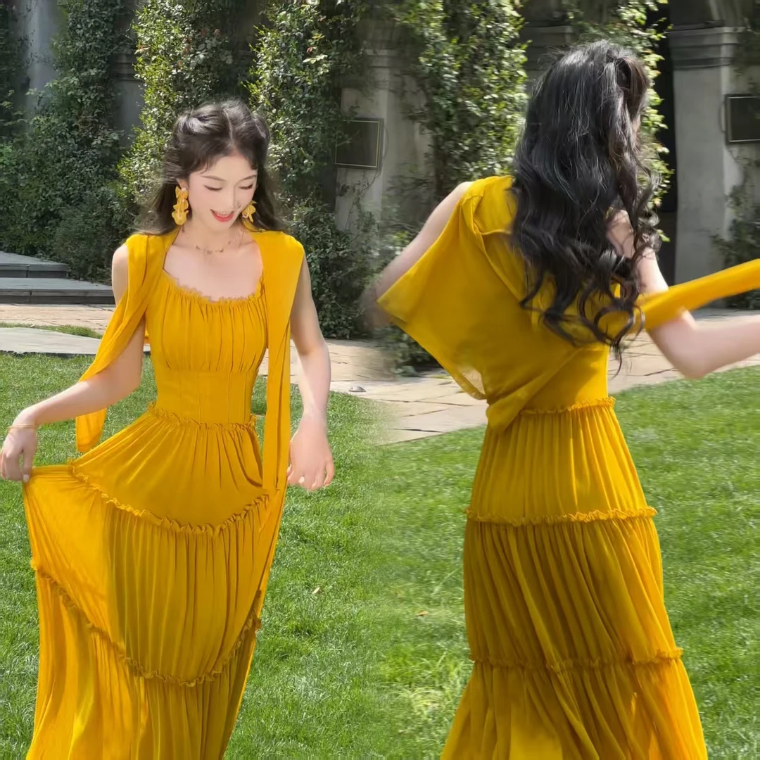百亿2【日光妮可】黄色吊带连衣裙开衫多巴胺度假长裙套装两件套
