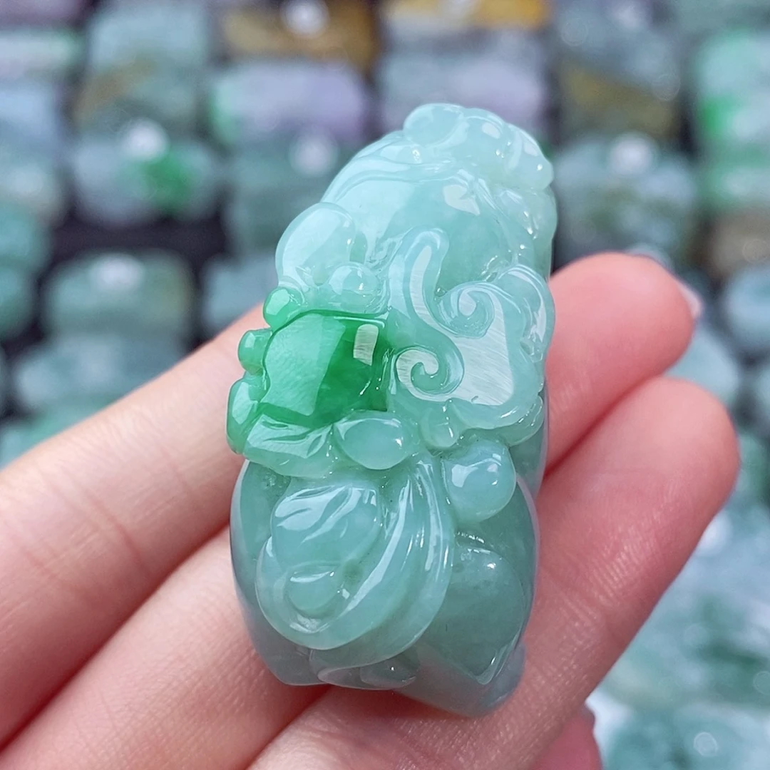 颈饰未镶嵌翡翠天然