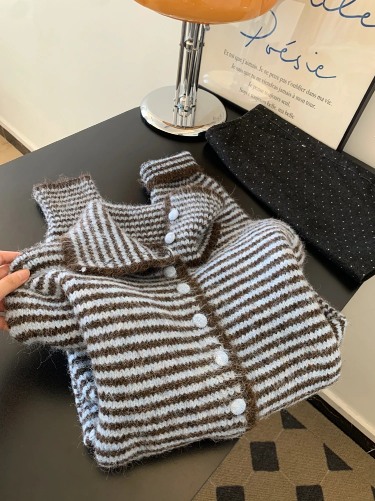 翻领条纹宽松长袖针织毛衣开衫外套女士慵懒风高级感上衣2025新款