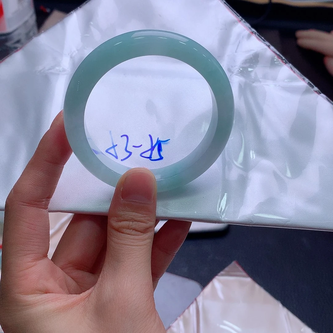 未镶嵌手镯翡翠翡翠