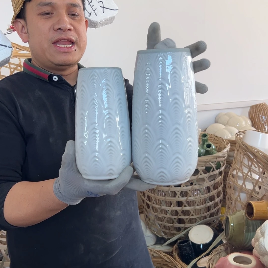 摆件136 号高中低温陶瓷瓶（部分微瑕）