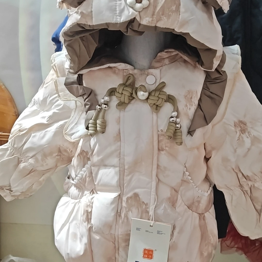 新款冬季女童公主风花朵耳朵羽绒服