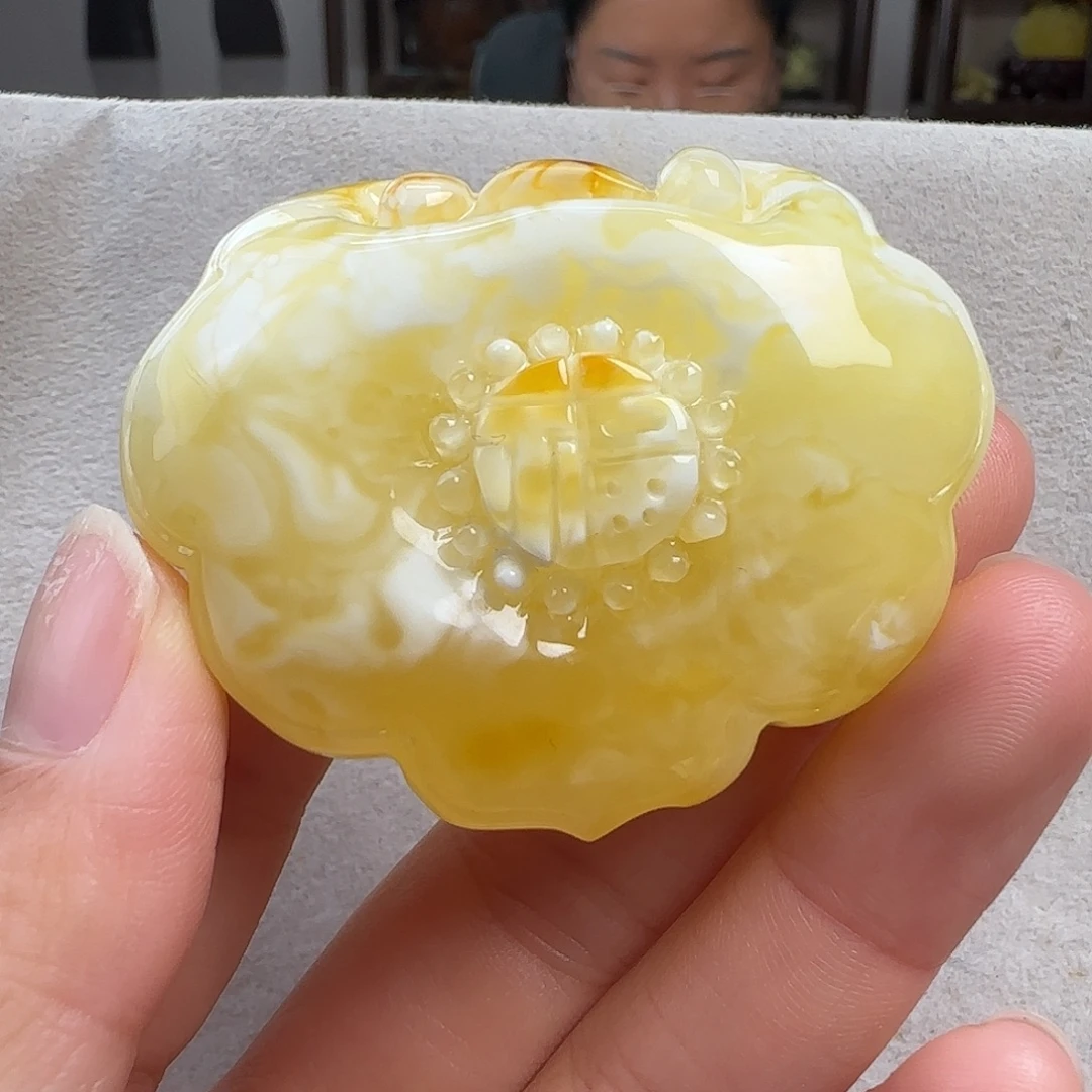 蜜蜡未镶嵌珠宝奇石