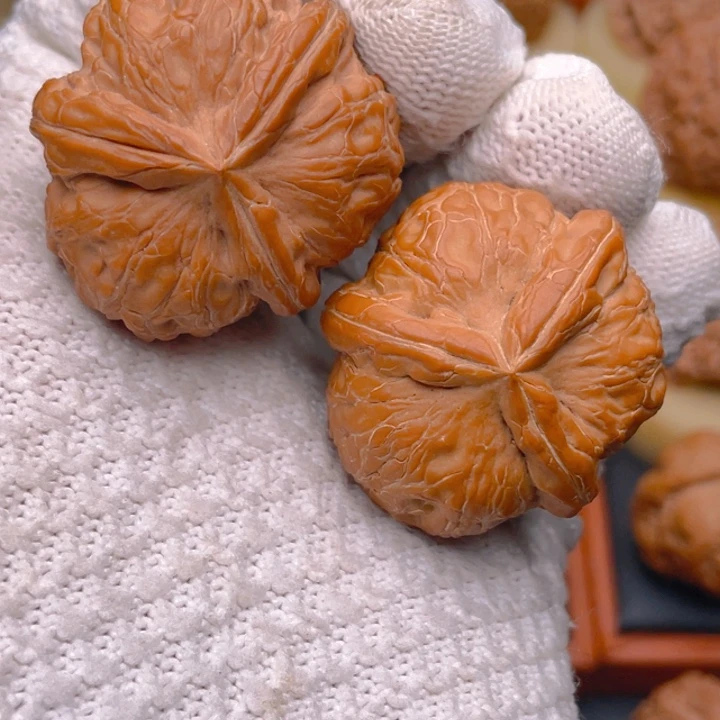 安***️文玩核桃把件39正奔三棱