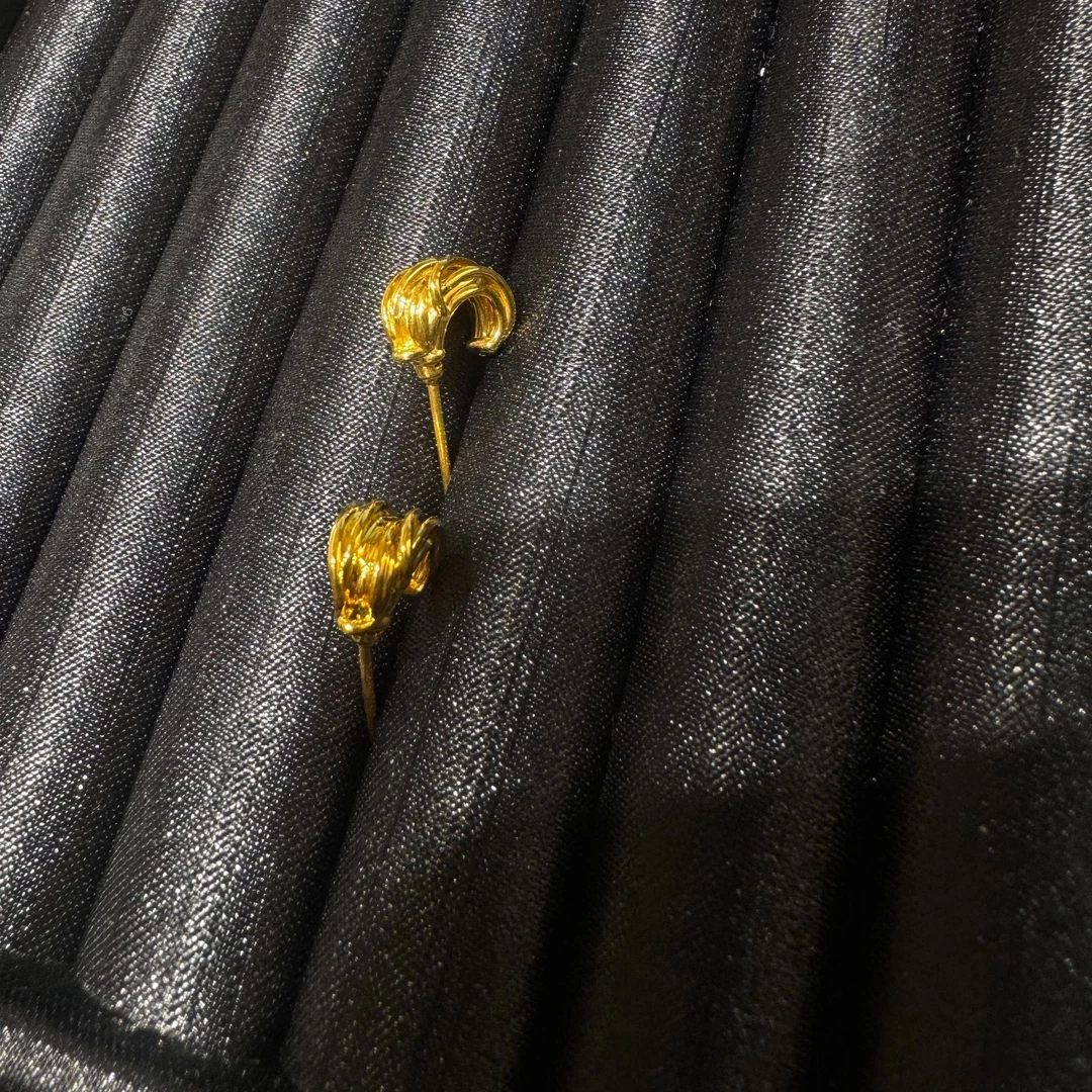 足金精致直针耳饰