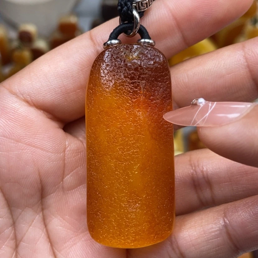 【闪购商品】琥珀颈饰未镶嵌