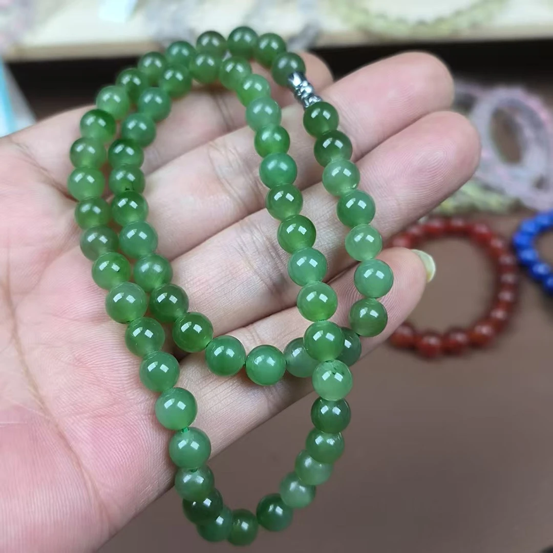 和田玉阳绿色碧玉圆珠适合妈妈佩戴