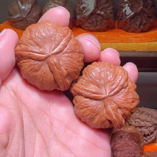 把件文玩核桃天花板球奔平谷元宝全品
