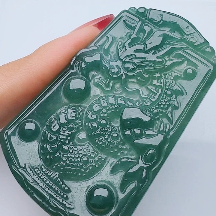 颈饰未镶嵌翡翠天然的A货翡翠多样性发其一