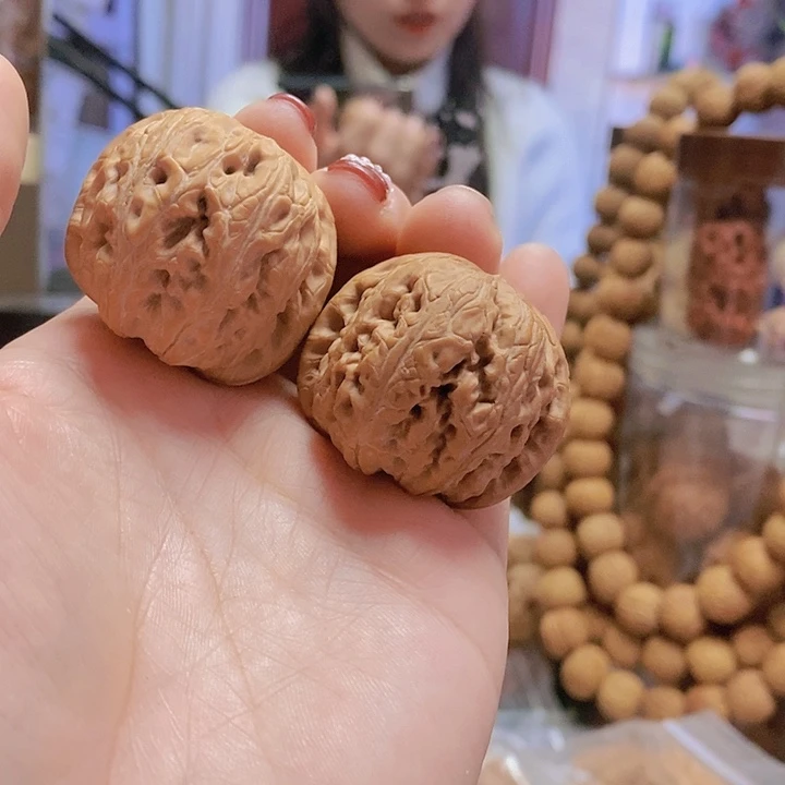 【闪购商品】文玩核桃把件41平谷元宝尖黄油