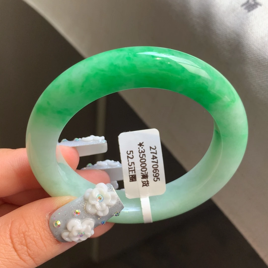 翡翠手镯未镶嵌回流）白底青正圈手镯，有纹