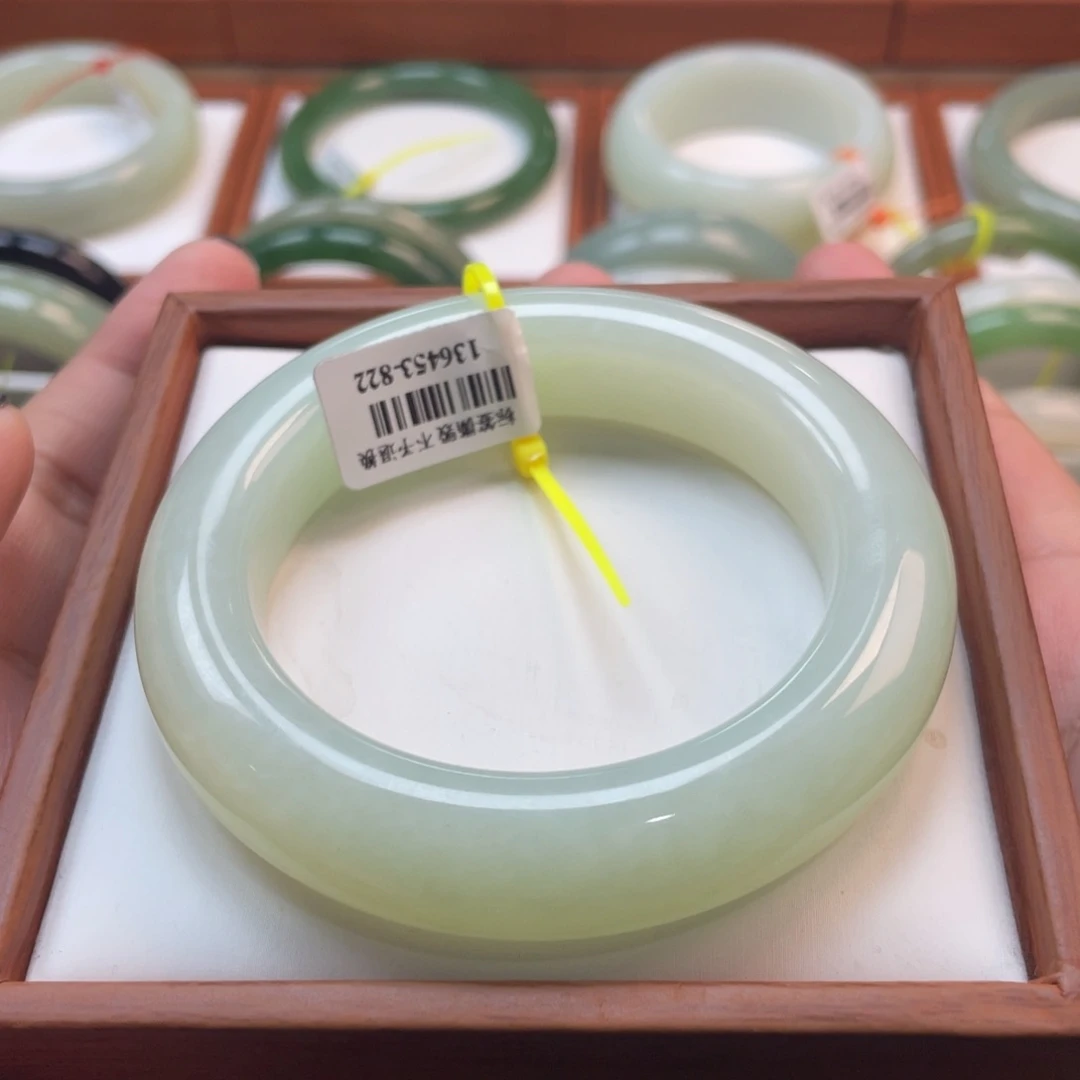 【闪购商品】未镶嵌手镯和田玉