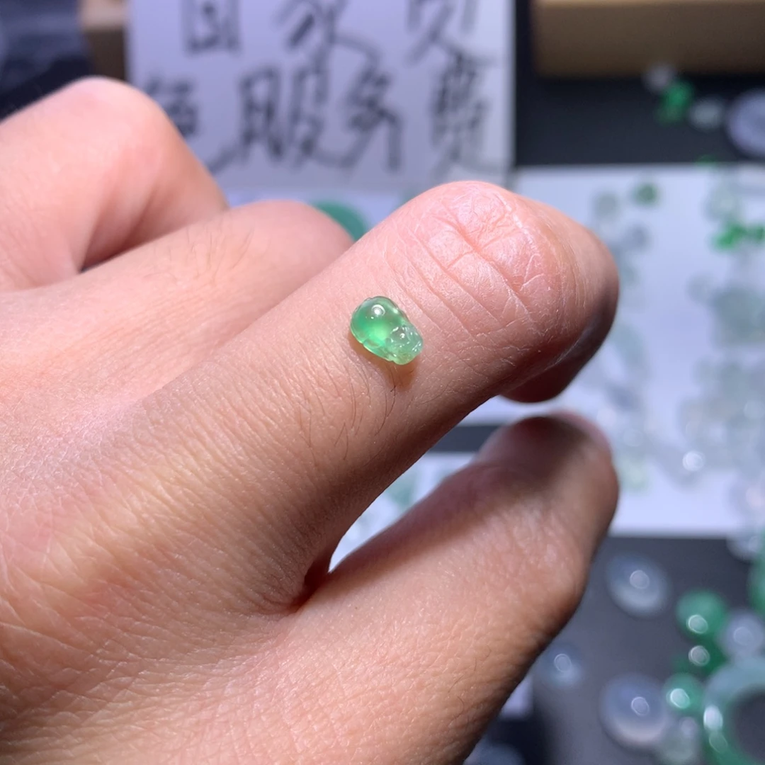 翡翠颈饰未镶嵌貔貅