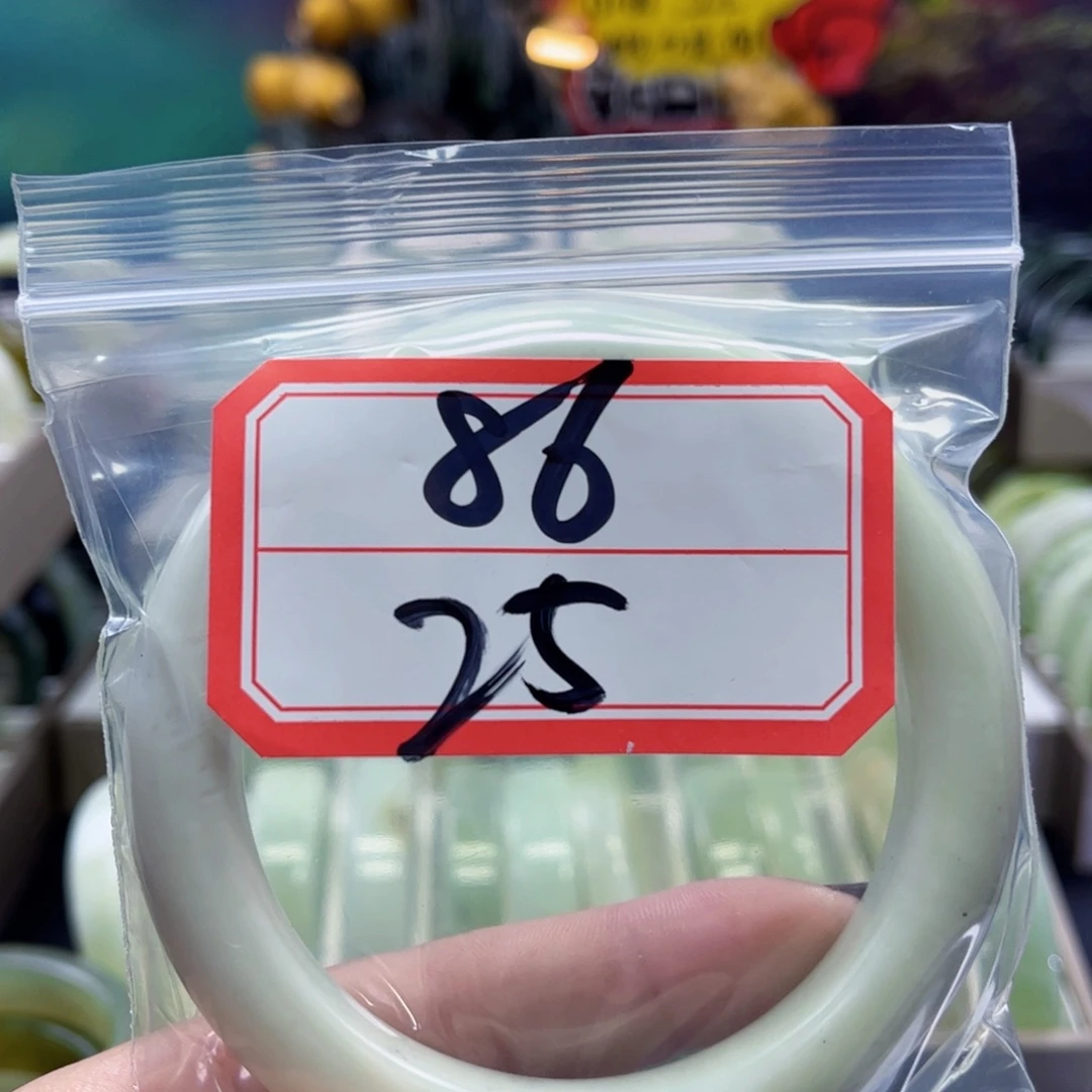 秀****蛇纹石玉未镶嵌手镯