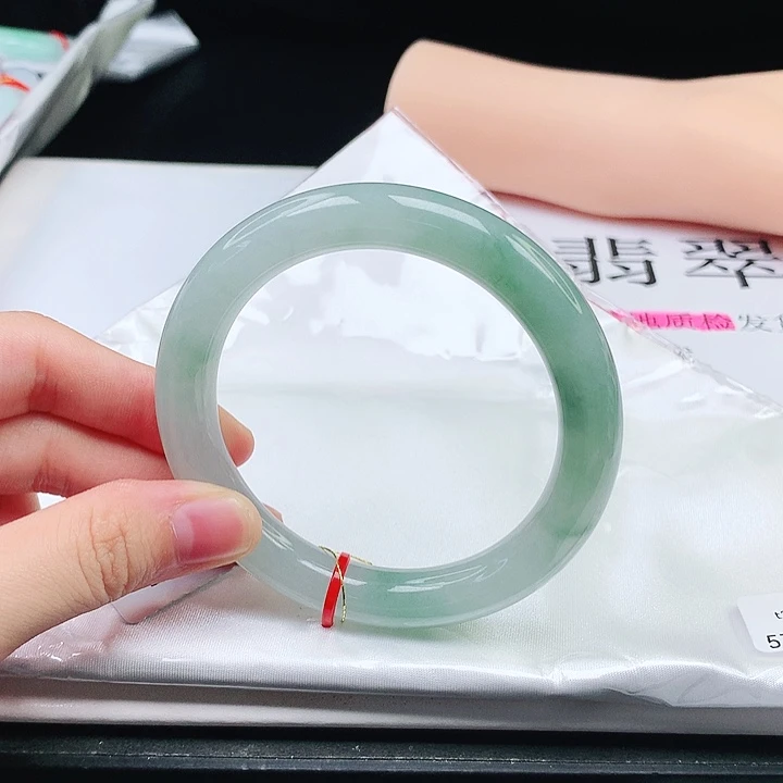 翡翠手镯（圆镯）未镶嵌缅甸天然a货手镯57