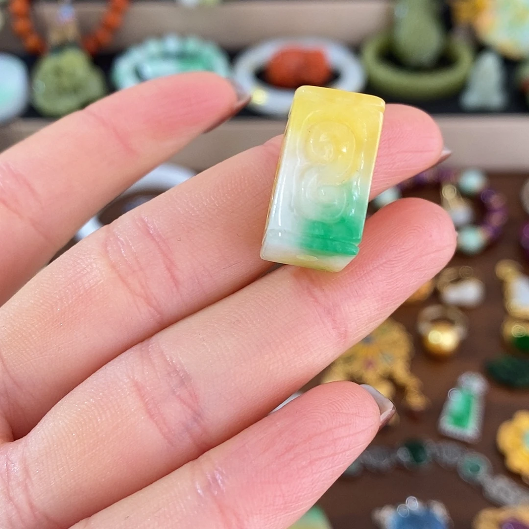 伊***尔翡翠散珠漂亮漂亮漂亮漂亮漂亮