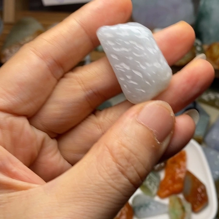 爱***油颈饰未镶嵌翡翠天然