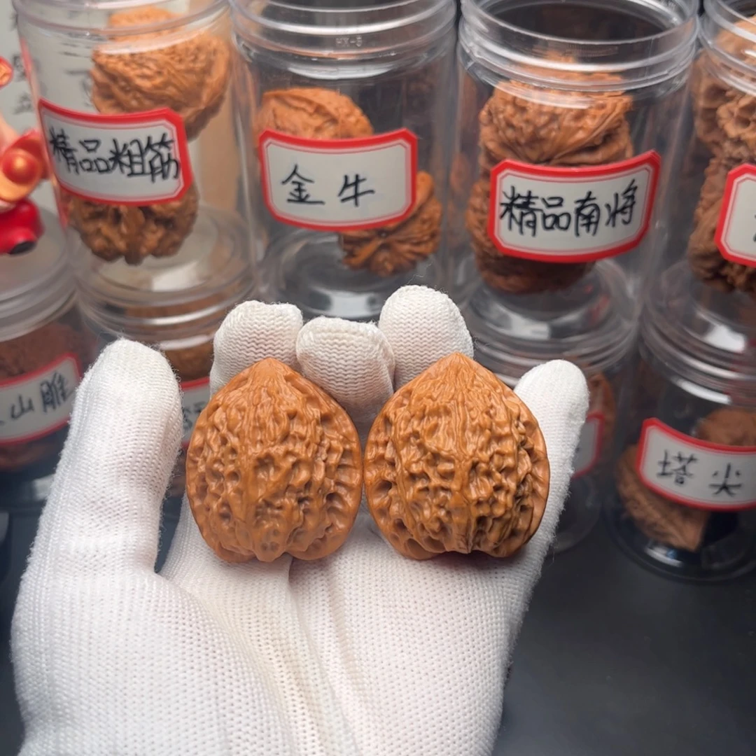 文玩核桃把件36.5小众金牛