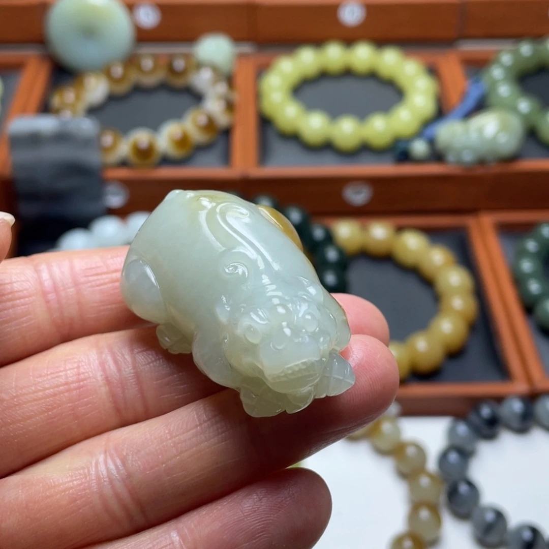 和田玉未镶嵌手串