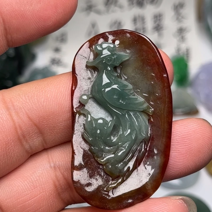 翡翠未镶嵌颈饰凤凰