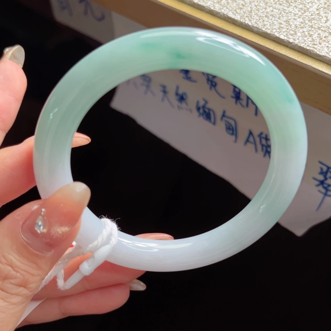 翡翠未镶嵌手镯手镯
