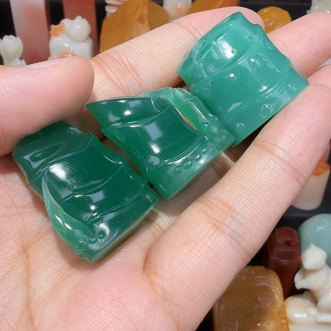 阿***咪雅安绿印石竹节印章