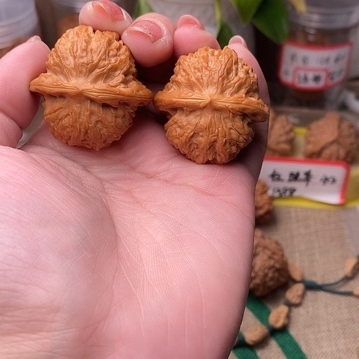 吊坠文玩核桃血麒麟