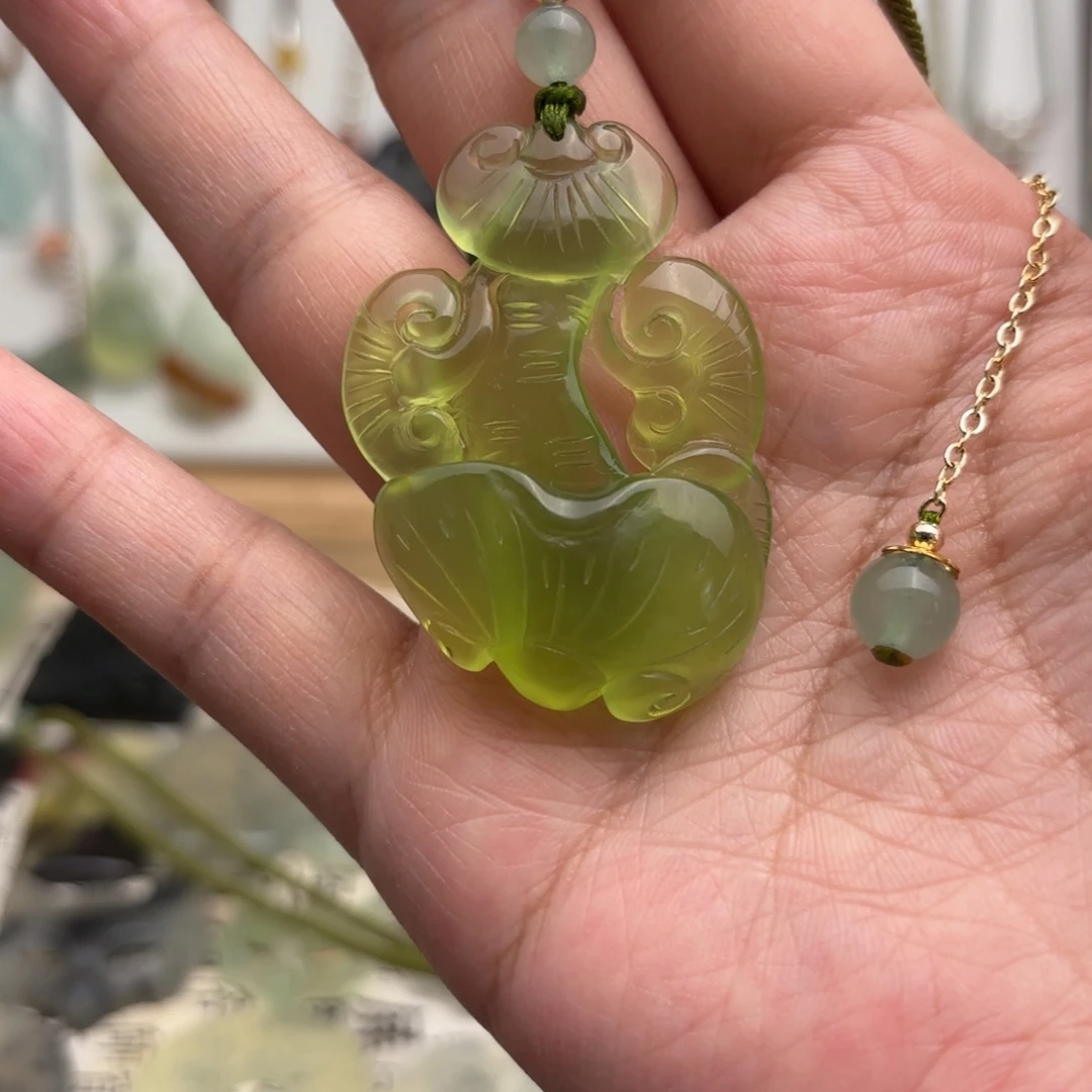 蛇纹石玉合金颈饰