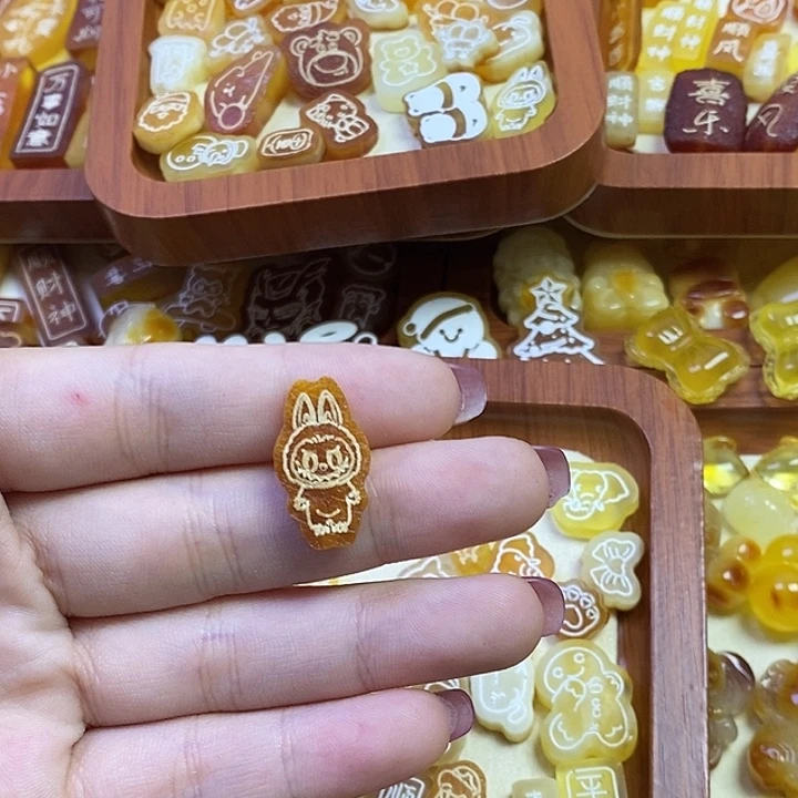 琥珀未镶嵌珠宝奇石拉布布