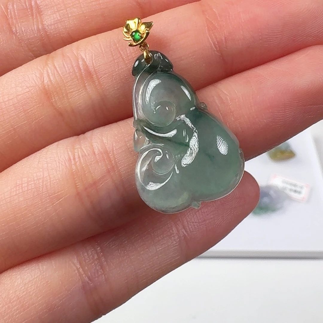 翡翠18K金镶嵌颈饰