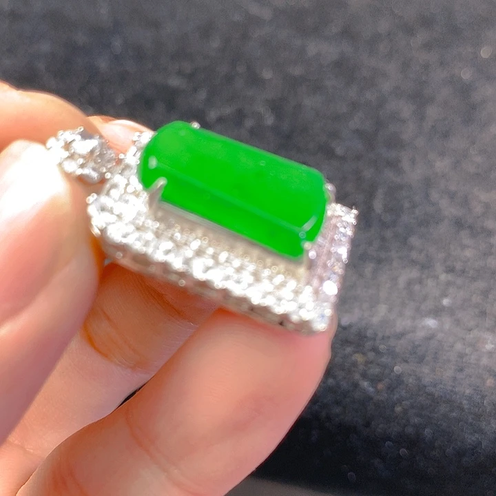【闪购商品】翡翠颈饰银S925镶嵌翡翠
