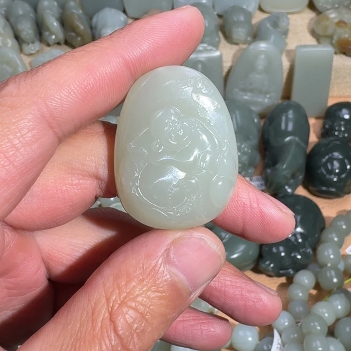 和田玉未镶嵌颈饰