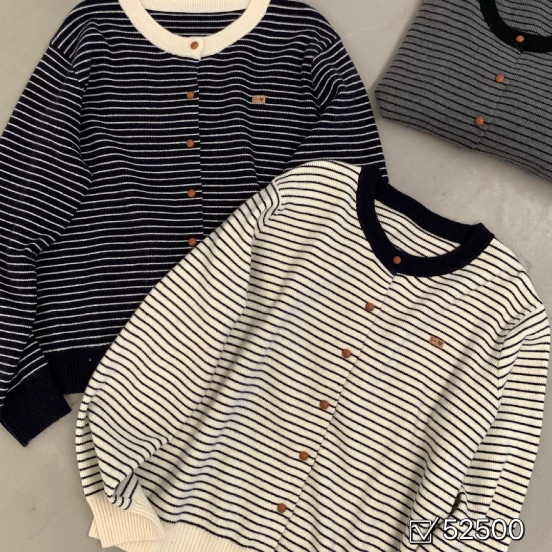 《秀秀精选》 雪花绒 皮标 条纹毛衣