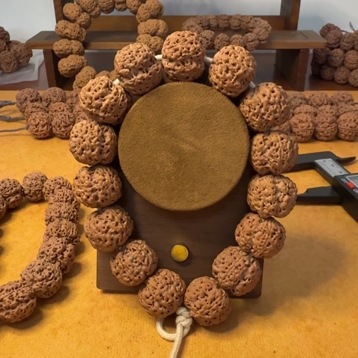 礼***五金刚菩提吊坠尼泊尔大金刚超头定制