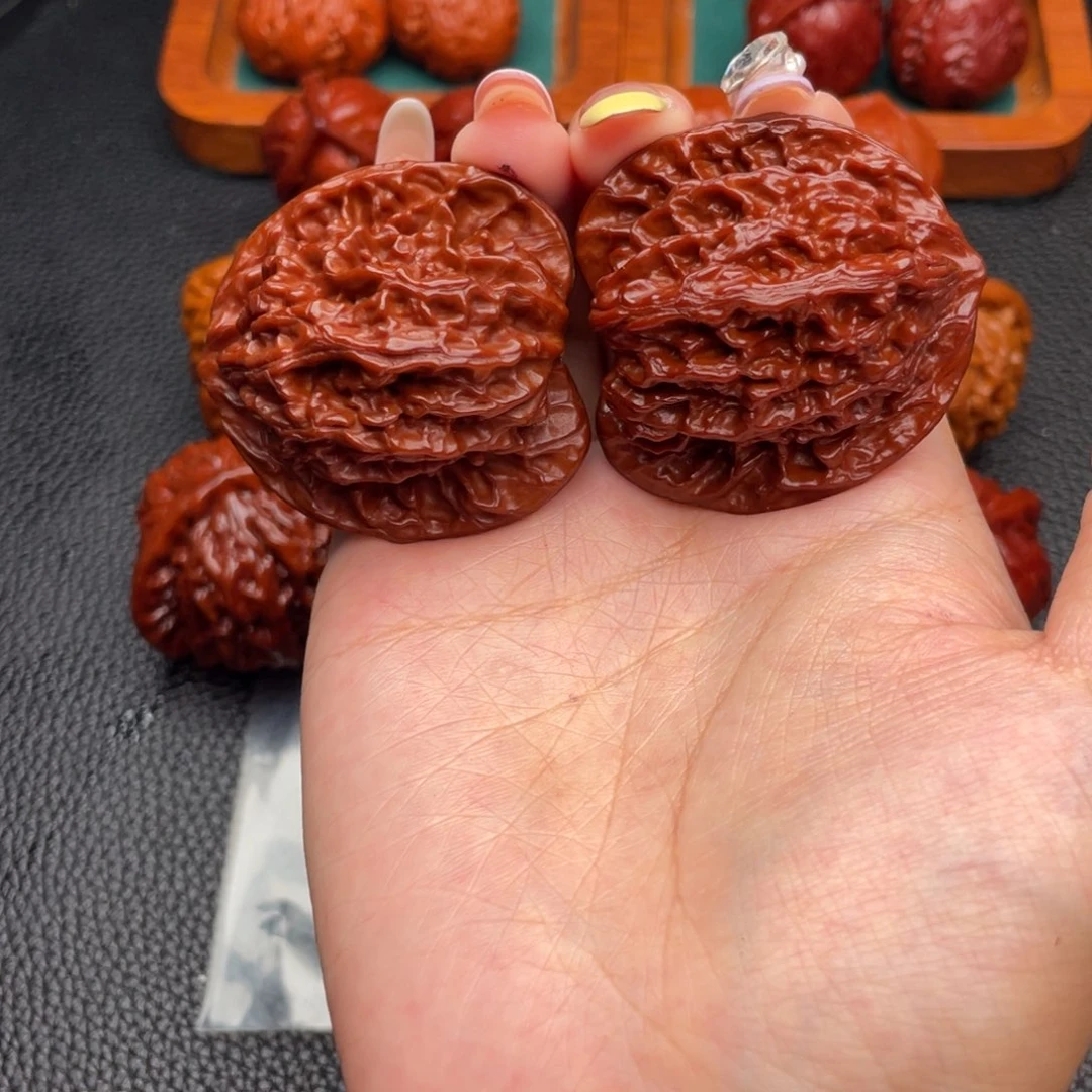 文玩核桃把件盘龙纹