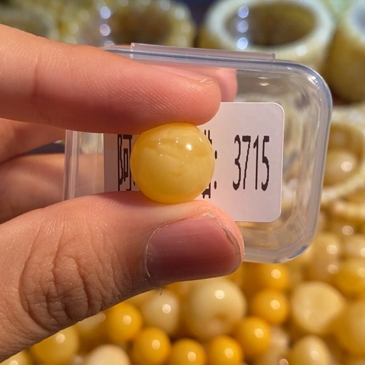 琥珀未镶嵌珠宝奇石3715
