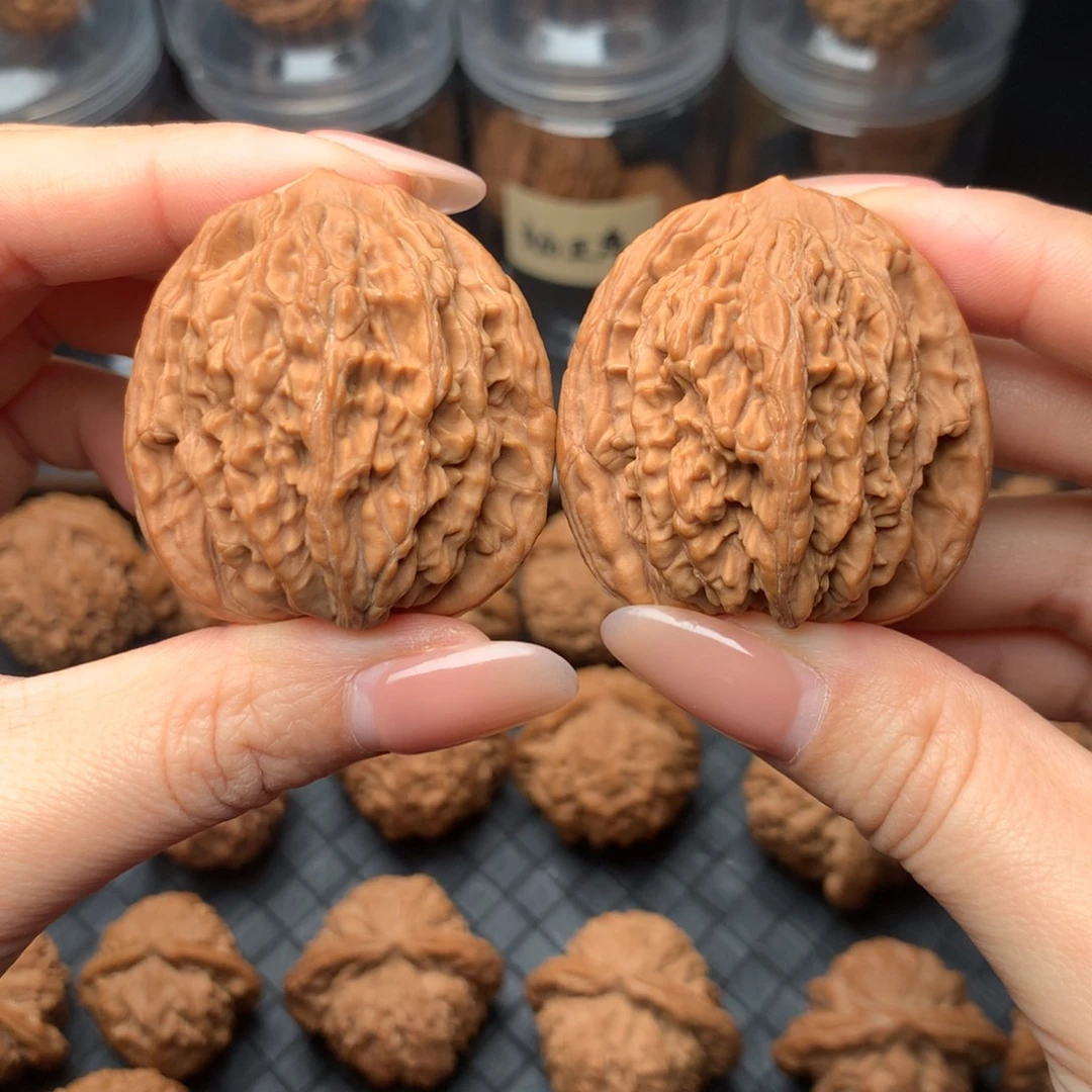 文玩核桃吊坠麦虎