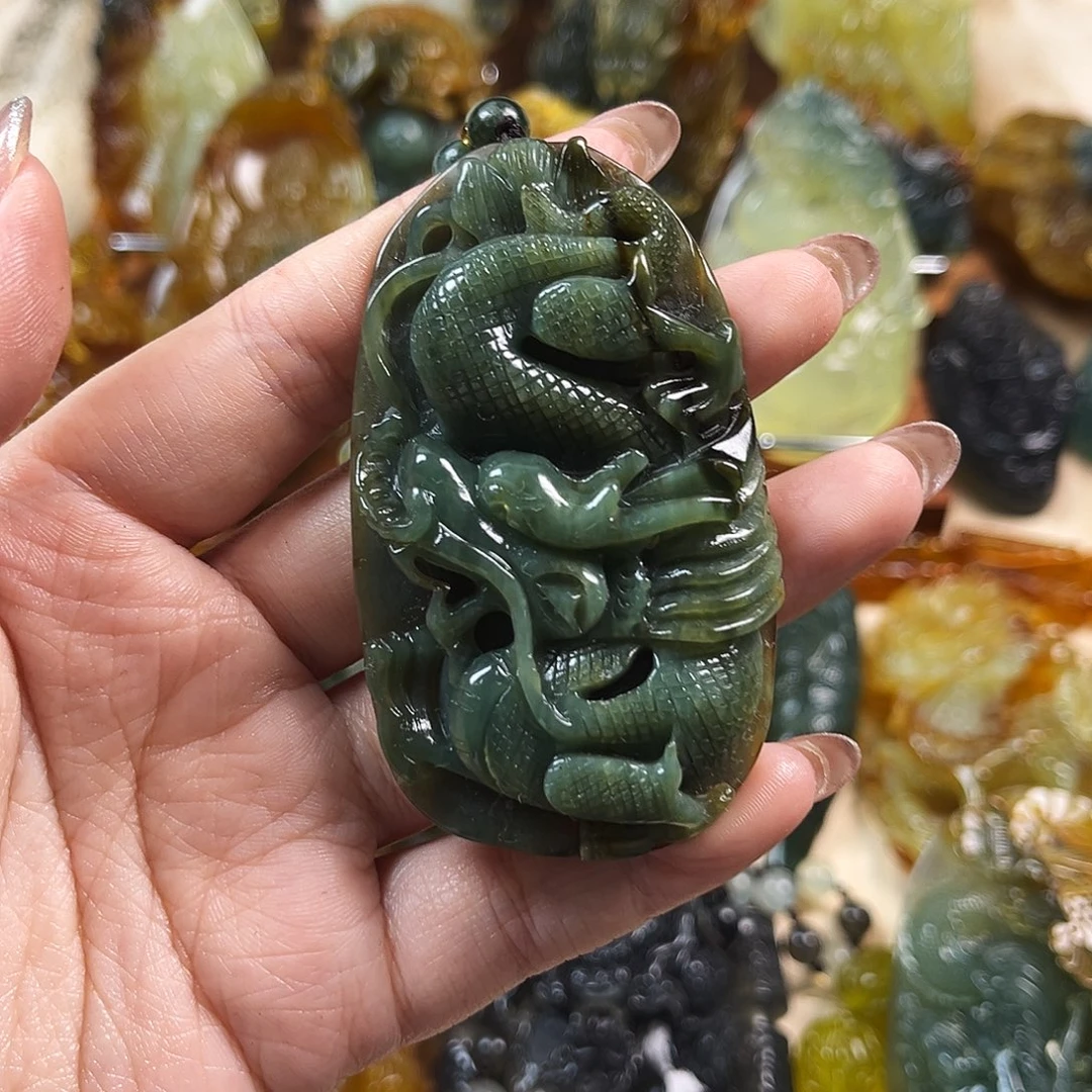 未镶嵌蛇纹石玉颈饰