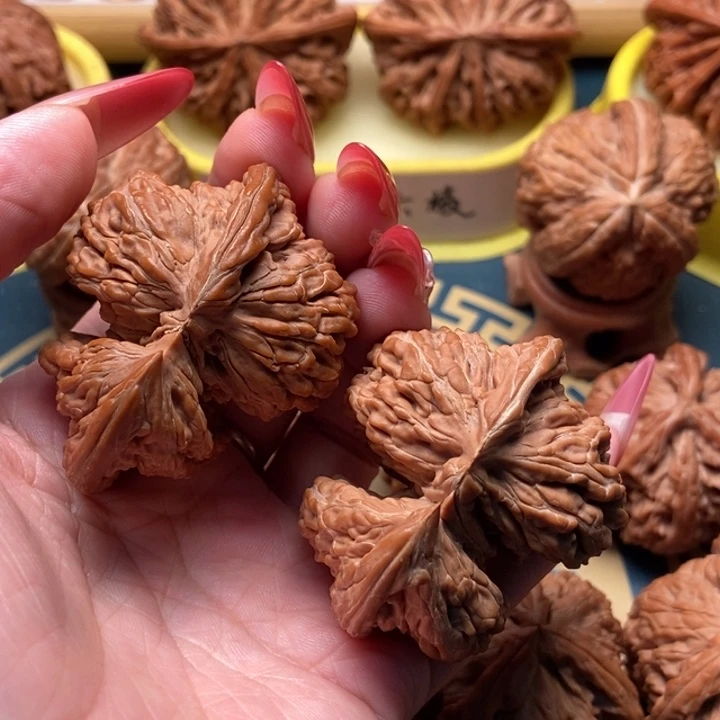 把件文玩核桃四座楼犀牛角全品 50
