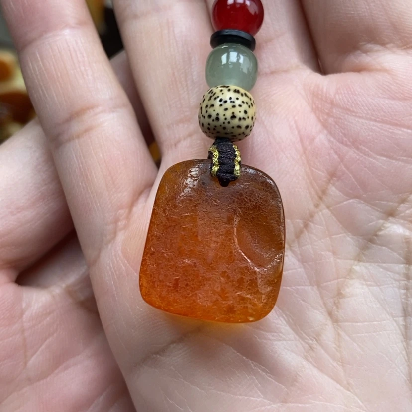 【闪购商品】琥珀颈饰未镶嵌