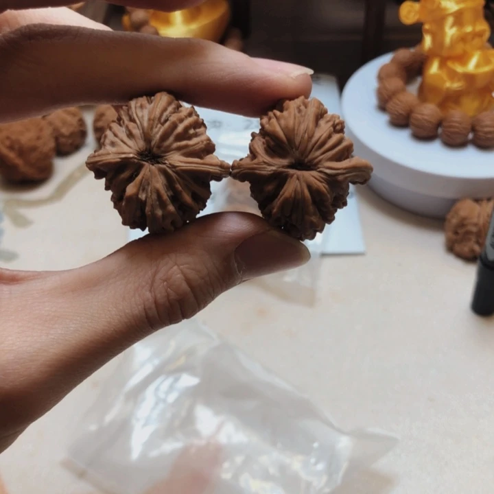 文玩核桃吊坠大*33四座楼