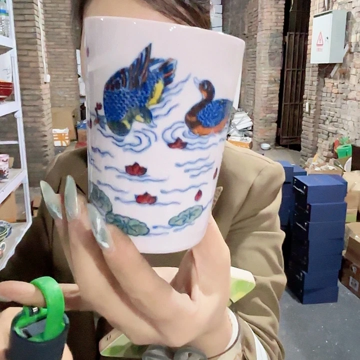 陶摆件景德镇高温陶瓷鸳鸯图可乐杯