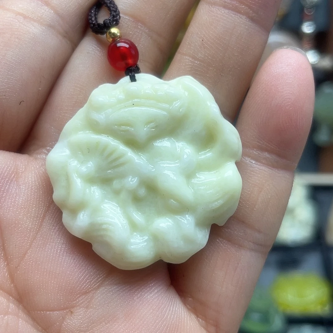 蛇纹石玉未镶嵌颈饰