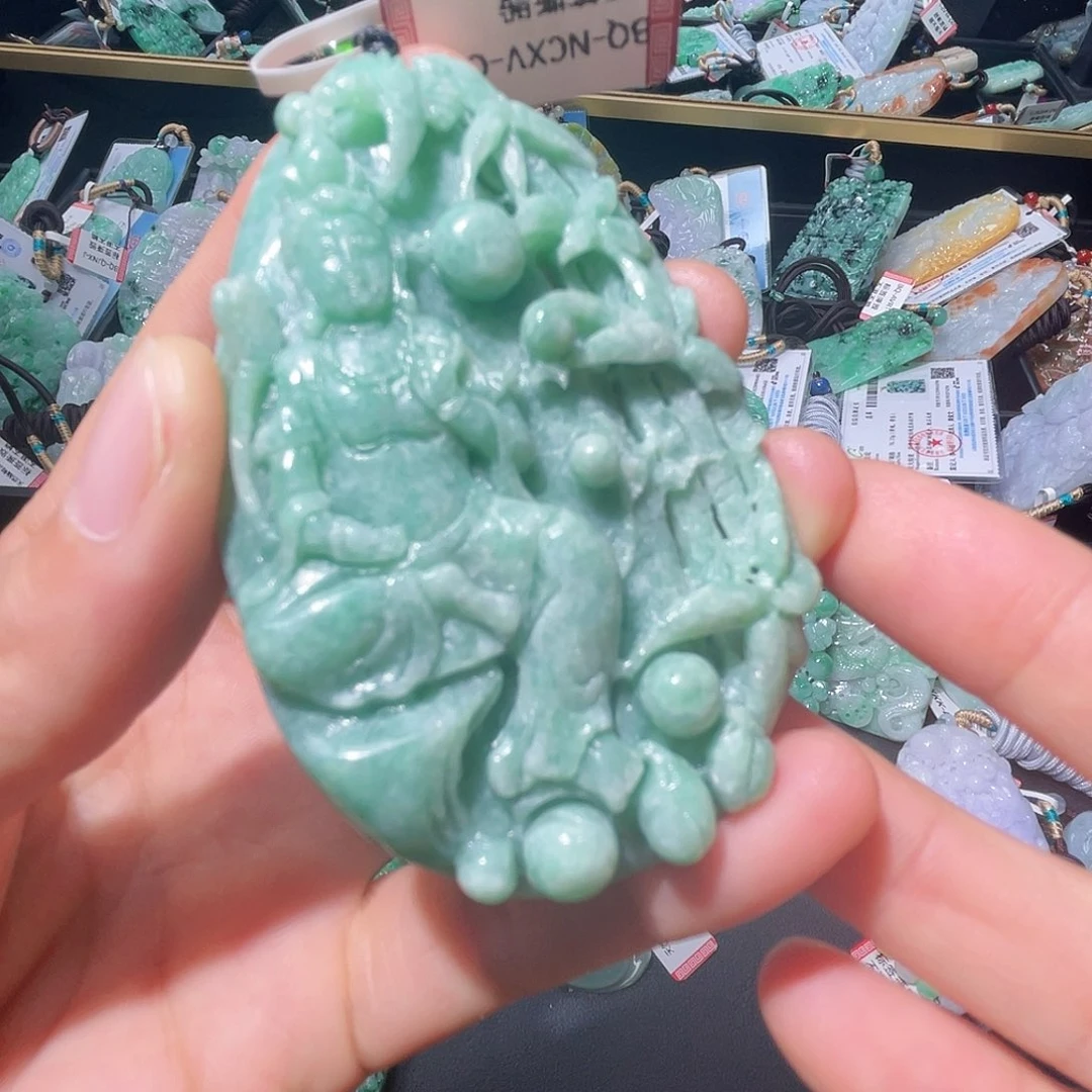 颈饰未镶嵌翡翠一个