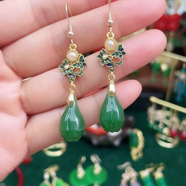 石英质玉耳钉合金