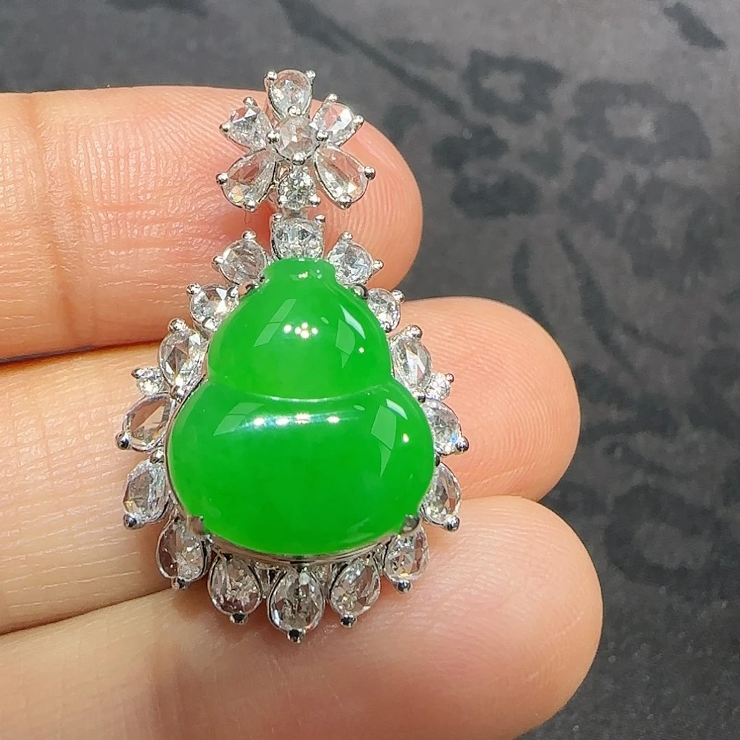 翡翠吊坠(不含链)18K金镶嵌